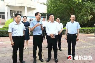 詹姆斯：当我和杜库退役后 看好亚历山大和华子继续传递火炬？